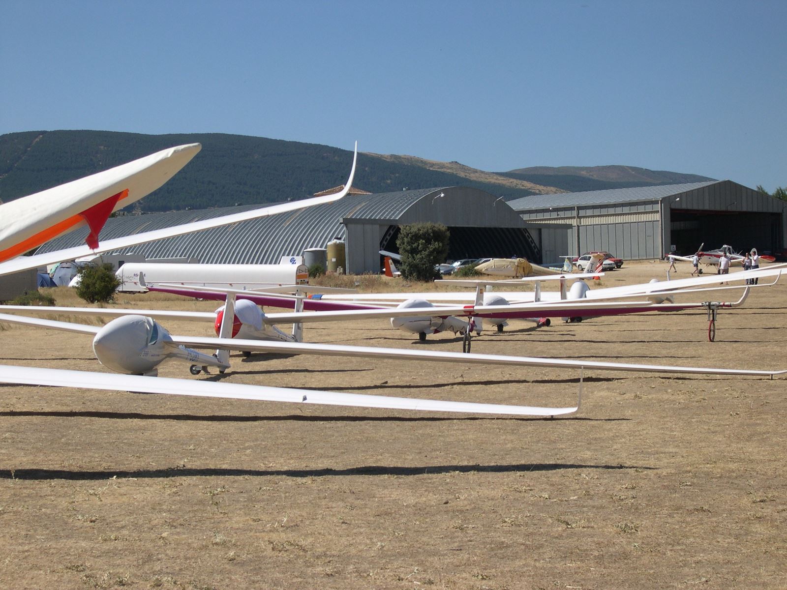 ¿Hay aeropuerto en Segovia? Aeródromo LETP de Loreto